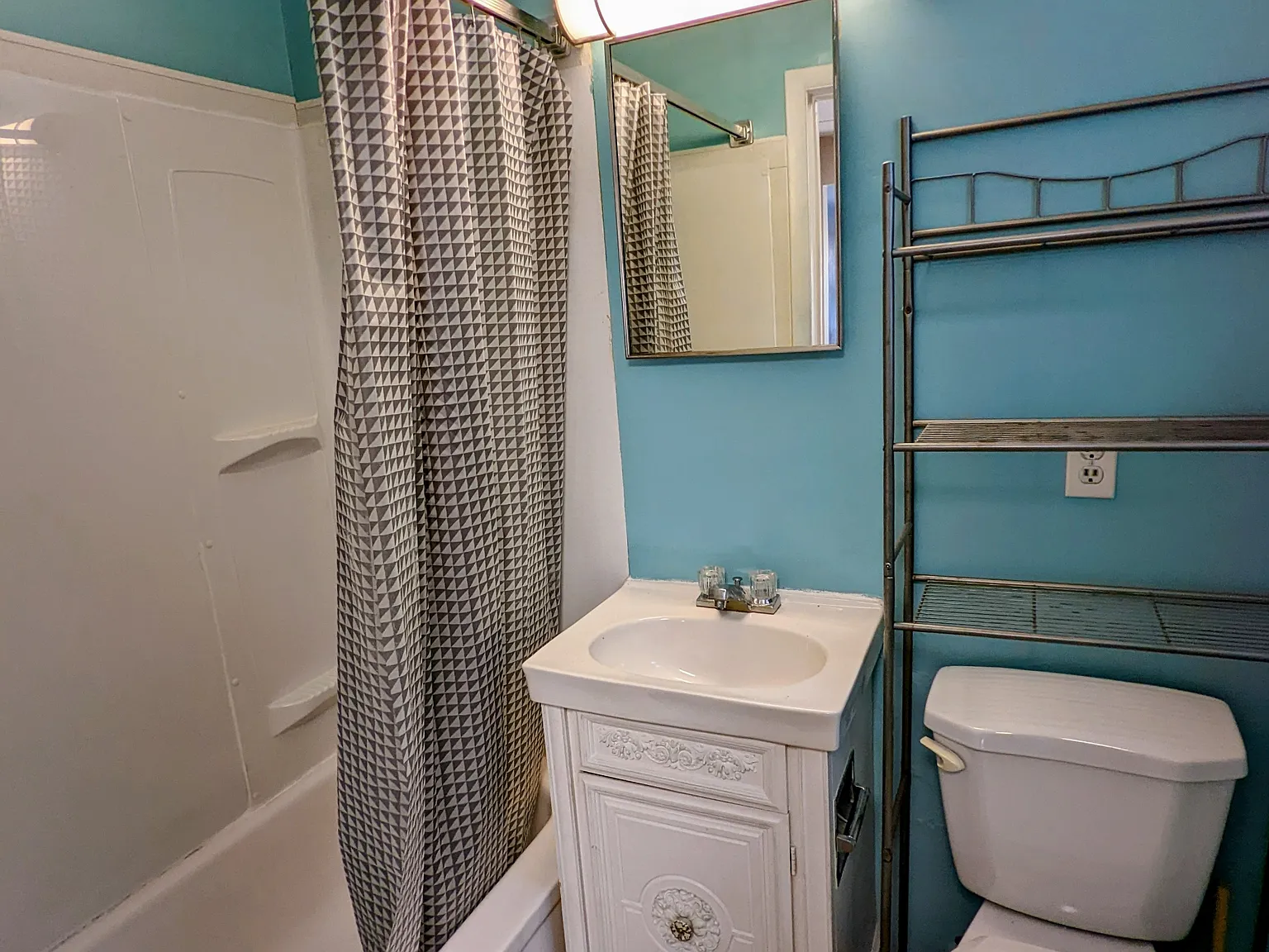 2 bed, 800 sqft, $1,050 — Photo 3