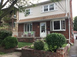 526 Edison St, Ridgefield, NJ 07657