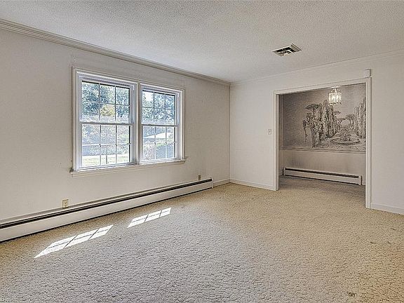 5th image of 3185 Forest Dr