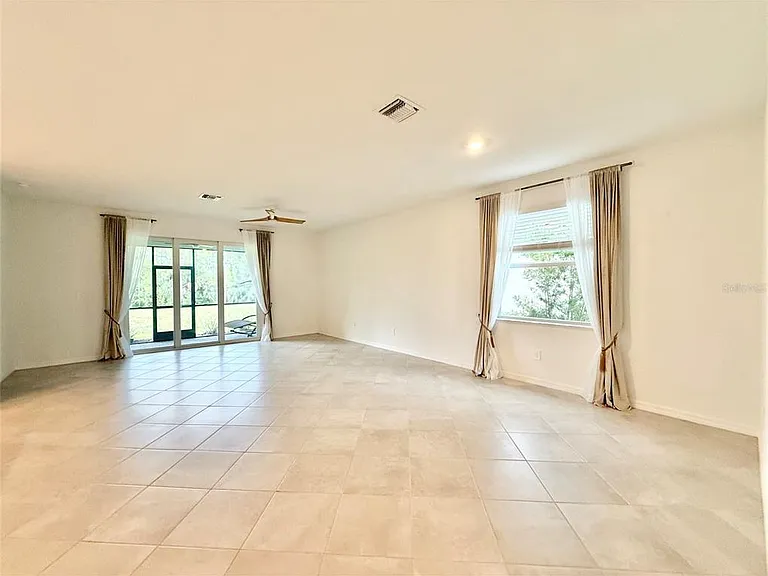 10995 Pinot Dr — Photo 6