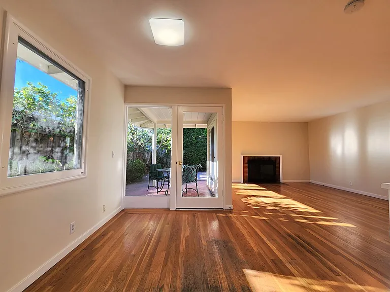 329 Colorado Ave — Photo 9