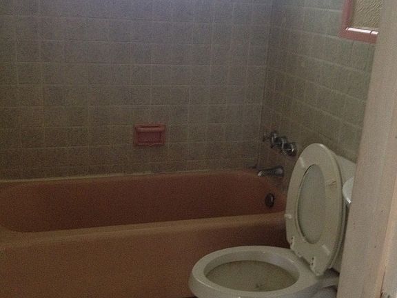 3rd image of 1515 SW 9th St