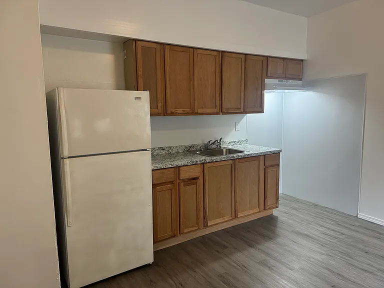 232 Birchwood Ave #A — Photo 2