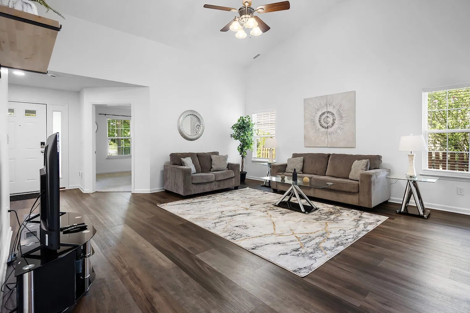 3 bed, 2.0 bath, $14,112 — Photo 2