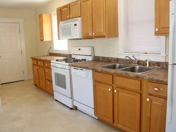 19 6th St, Dover, NH 03820