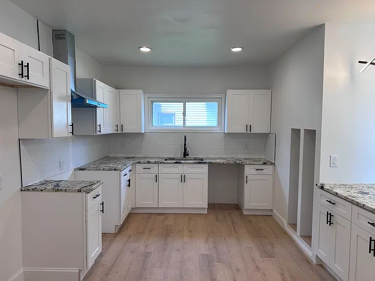 186 Gay St — Photo 10