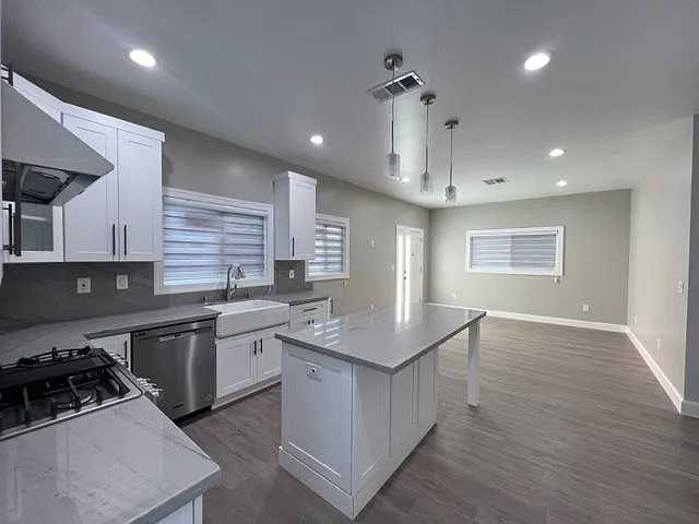 960 N Shaffer St — Photo 3