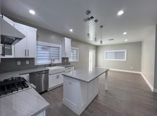 960 N Shaffer St, Orange, CA 92867
