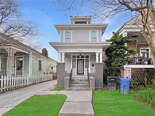319 S Scott St Photo 1