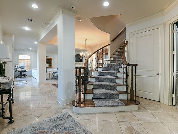 2nd image of 2808 Mid Ln