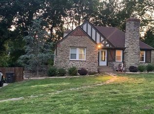 1812 S Lake Dr, Independence, MO 64055