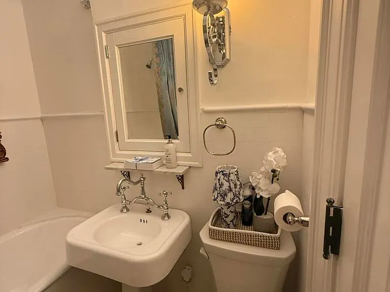 99 S Raymond Ave #206 — Photo 10