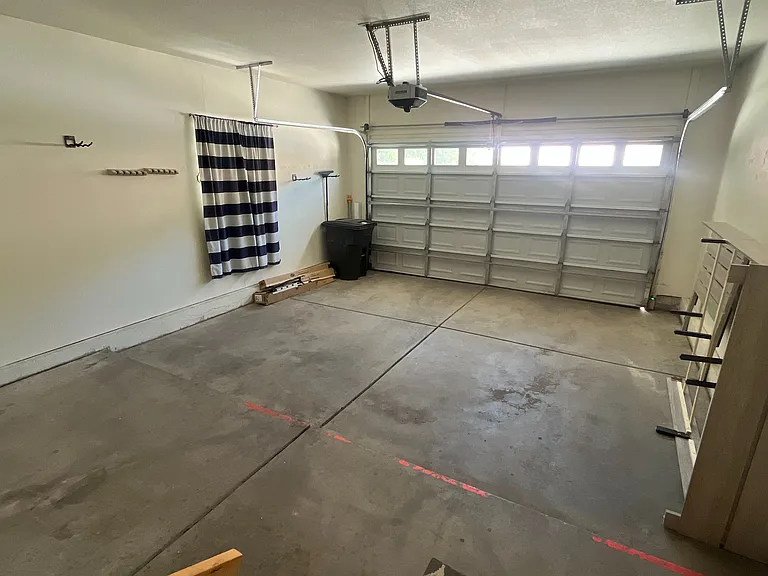 317 Victoria St — Photo 44