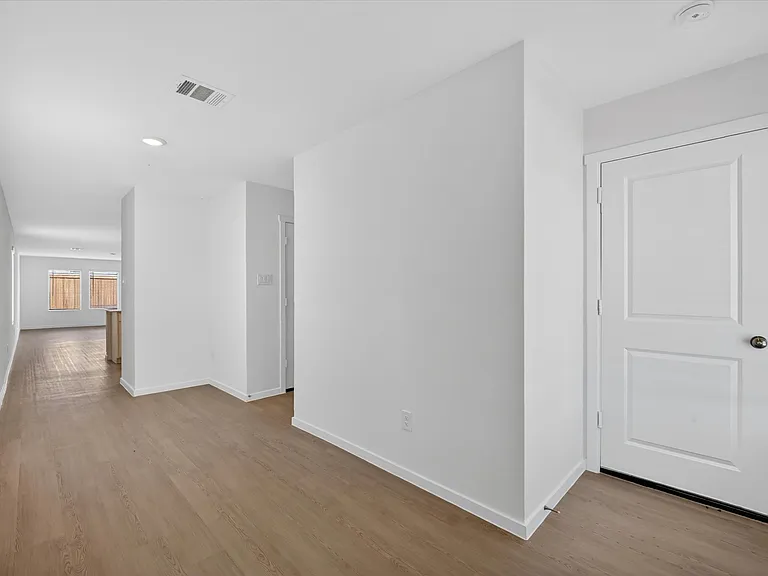 2509 Guineas Ln — Photo 6