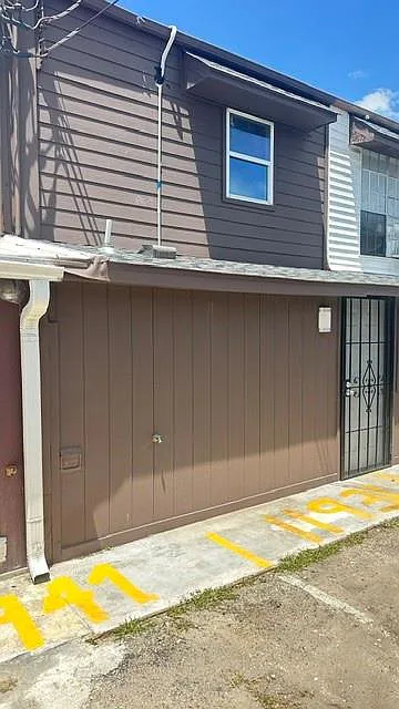 2 bed, 1.5 bath, 1224 sqft, $1,500 — Photo 1