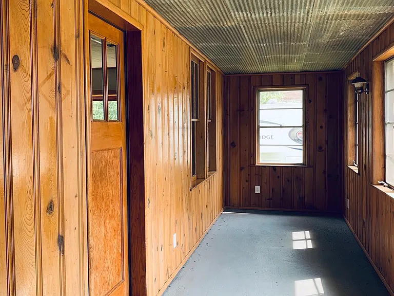 300 Kiowa St — Photo 2