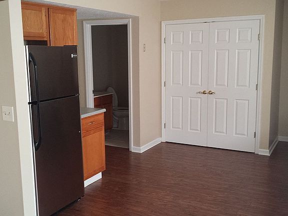 3rd image of 2208 Todd Ln