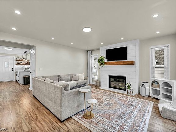 5th image of 1703 Grantwood Dr