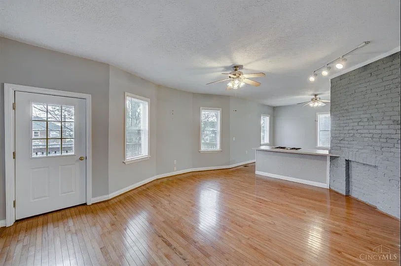 3 bed, 1326 sqft, $1,800 — Photo 3