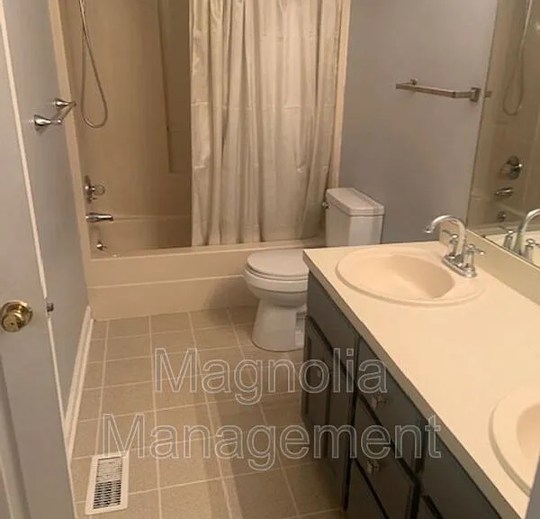 1302 Oakridge Ave — Photo 10