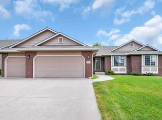 3542 N Lake Ridge Ct, Wichita, KS 67205