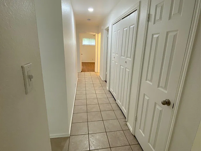 1304B Conway Dr — Photo 5