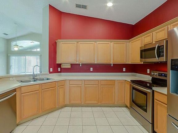 4th image of 557 Hardwood Cir
