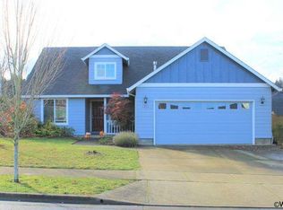 1464 Ryan Dr, Silverton, OR 97381