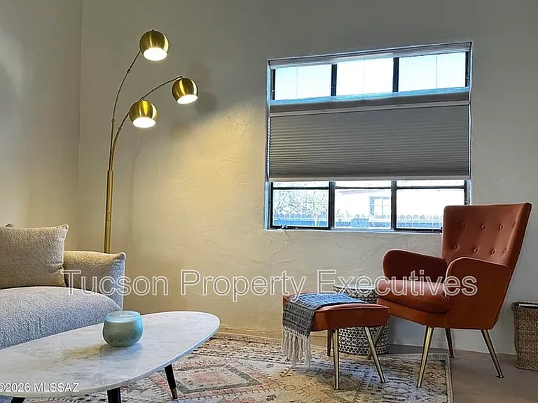 570 S Main Ave #2 — Photo 4