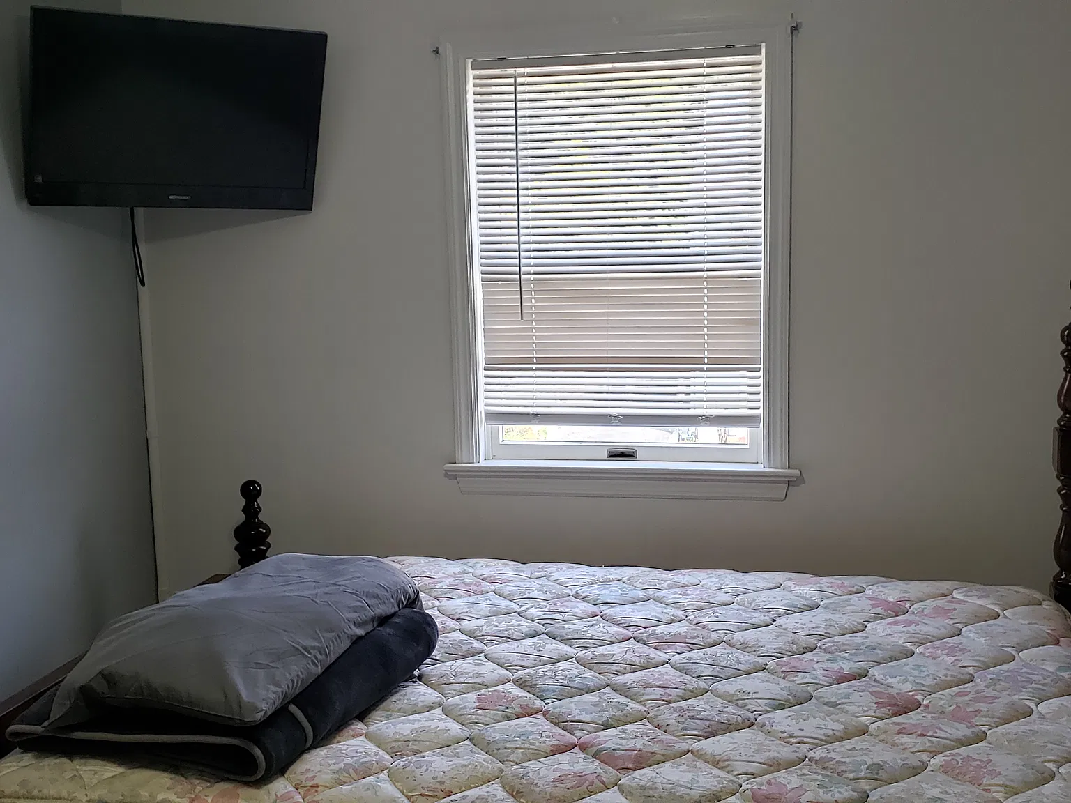 8 Brandon Ct — Photo 3