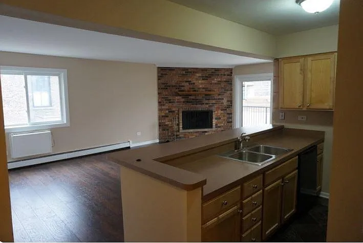 Building Photo - 401 W Webster Ave #303