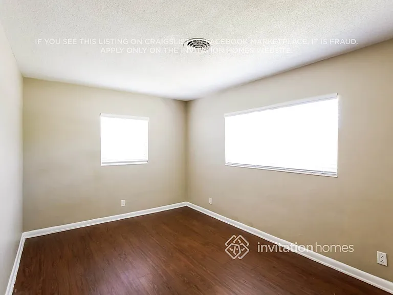 759 NW 7th St — Photo 11