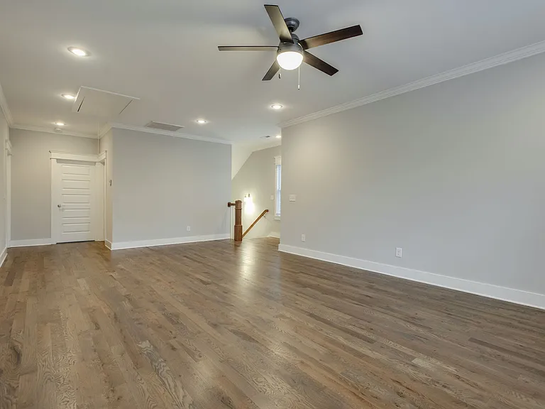 718 S 13th St — Photo 35