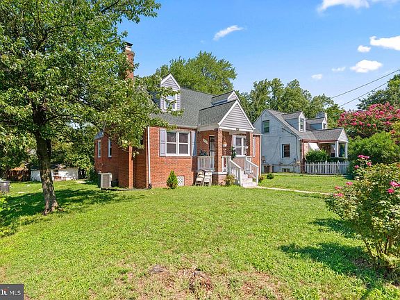 4th image of 5709 Janice Ln