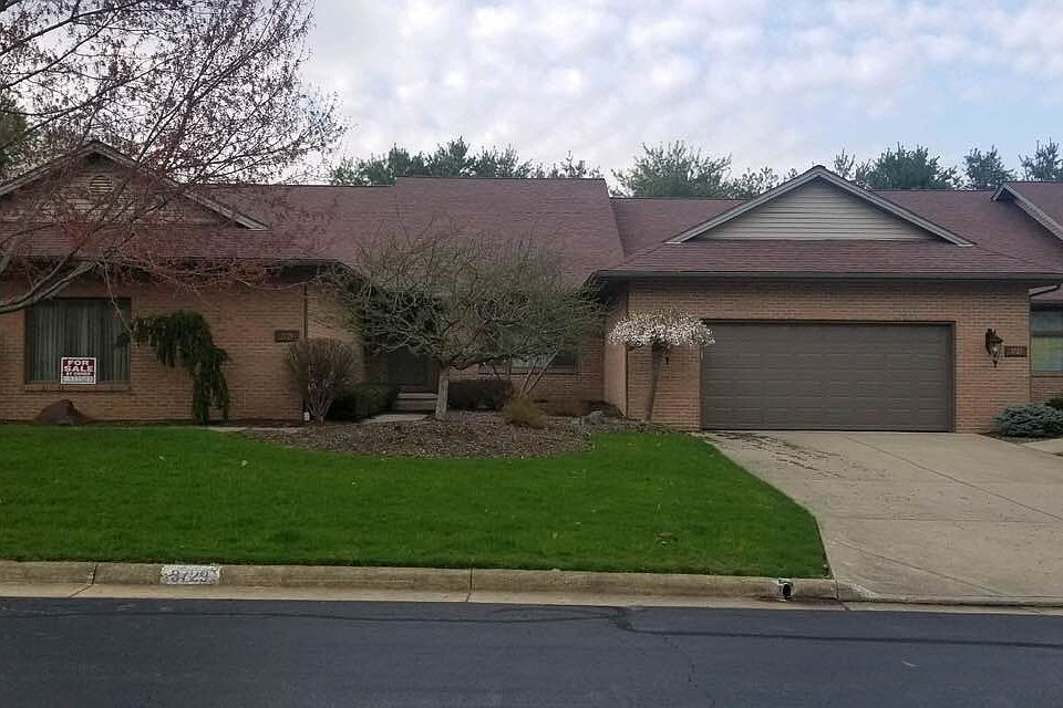 Beautiful all brick condo 