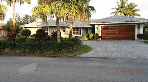 1st image of 319 NW 101st Ave