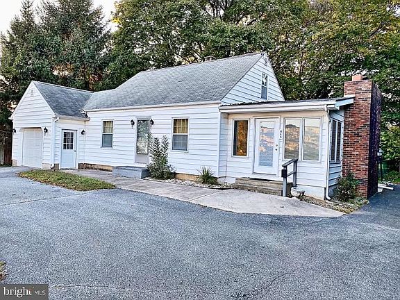 2nd image of 646 W Glenwood Ave