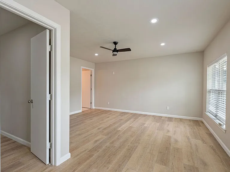 1204 Spearson Ln — Photo 13