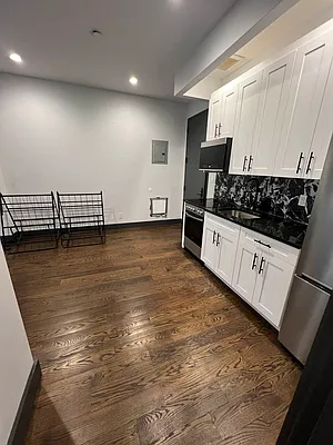 Rented by Delmark Realty LLC | media 29