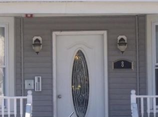 8 Cedar Ln, Georgetown, MA 01833