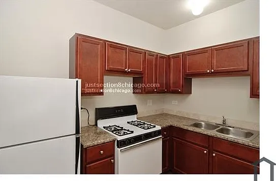 2 bed, $1,679 — Photo 1