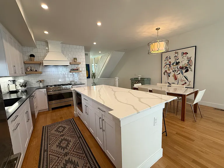 1603 Garfield St — Photo 8