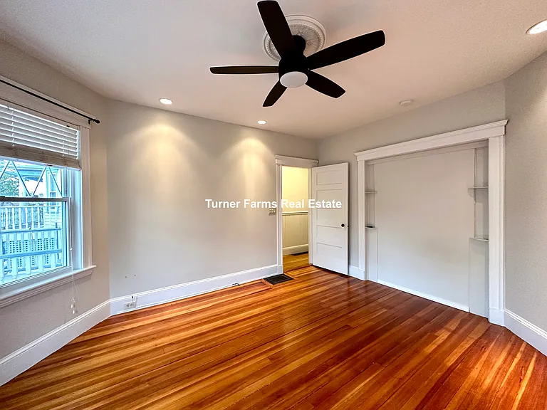 30 Roseclair St — Photo 36