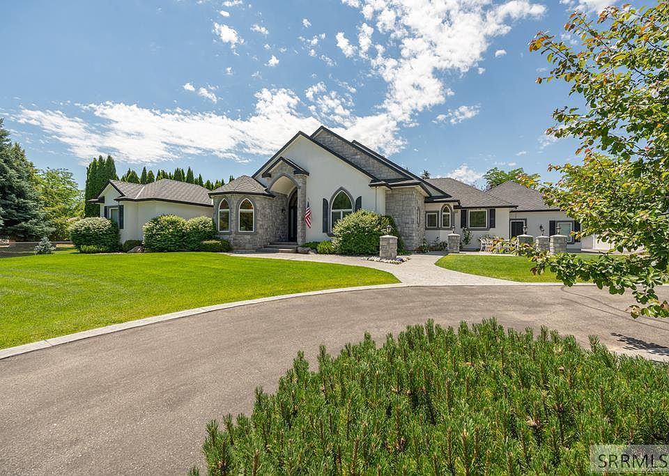 1st image of 4020 Canterbury Way