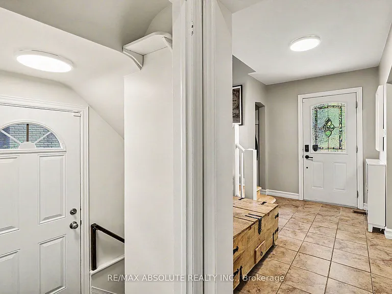 805 Smyth Rd — Photo 7