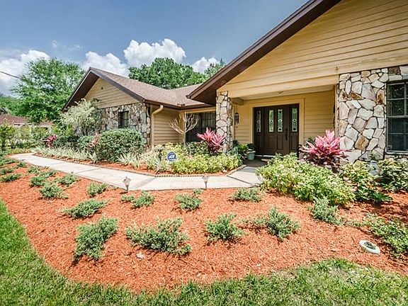 2nd image of 10909 Bridle Pl