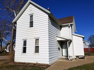 2227 N 6th St, Clinton, IA 52732