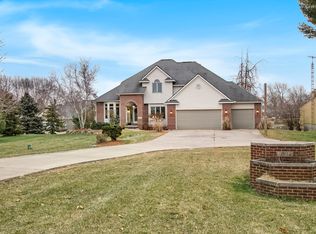9812 W Gull Lake Dr, Richland, MI 49083