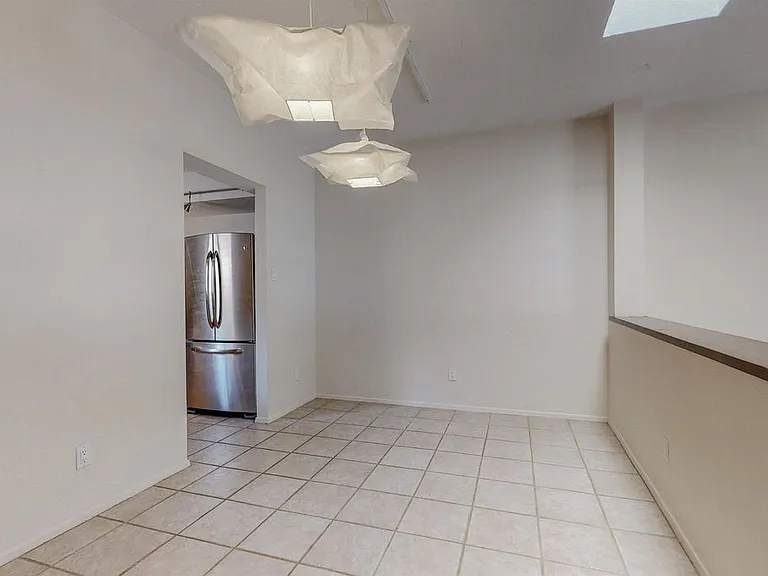2401 San Patricio Plz — Photo 10