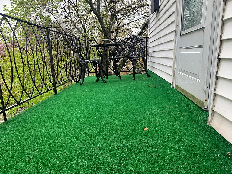 Vernon Ave — Photo 21